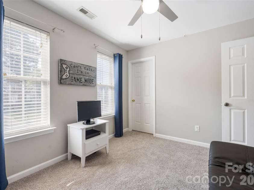 16919 Hampton Crossing Drive, Huntersville, NC 28078.  MLS# CAR4428164, YatesRealty ID 53239. 