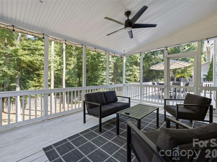 16919 Hampton Crossing Drive, Huntersville, NC 28078.  MLS# CAR4428164, YatesRealty ID 53239. 