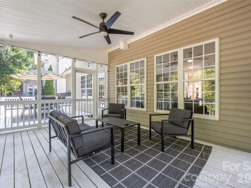 16919 Hampton Crossing Drive, Huntersville, NC 28078.  MLS# CAR4428164, YatesRealty ID 53239. 