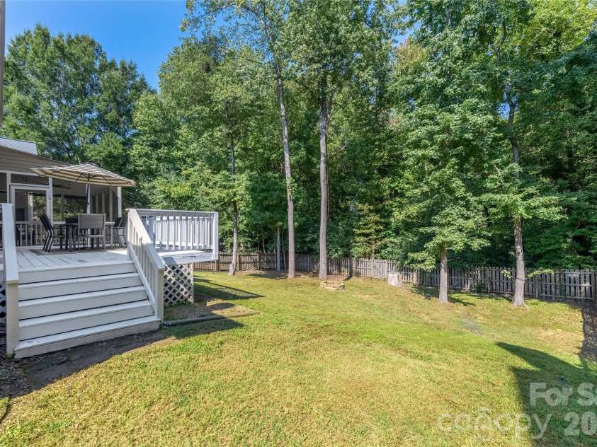 16919 Hampton Crossing Drive, Huntersville, NC 28078.  MLS# CAR4428164, YatesRealty ID 53239. 