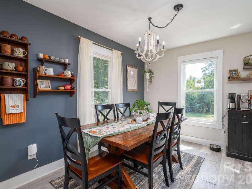 823 Limerick Drive, Dallas, NC 28034.  MLS# CAR4428382, YatesRealty ID 53240. 