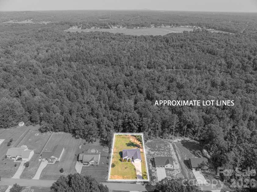 823 Limerick Drive, Dallas, NC 28034.  MLS# CAR4428382, YatesRealty ID 53240. 