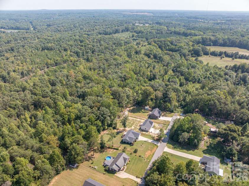 823 Limerick Drive, Dallas, NC 28034.  MLS# CAR4428382, YatesRealty ID 53240. 