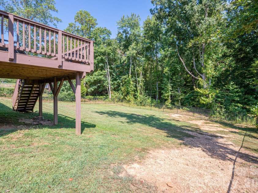 823 Limerick Drive, Dallas, NC 28034.  MLS# CAR4428382, YatesRealty ID 53240. 