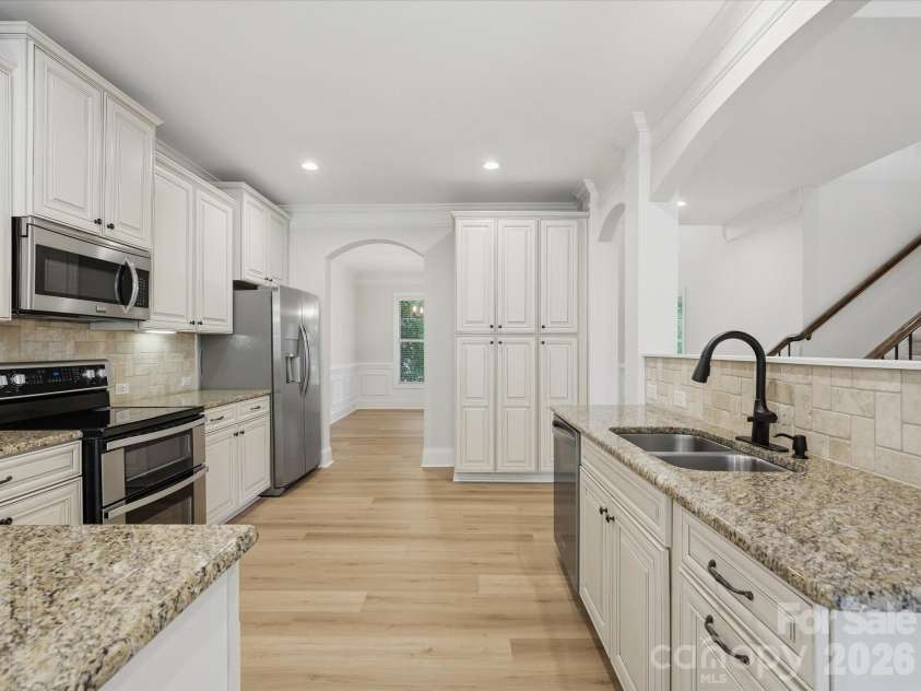 315 Golden View Drive, Waxhaw, NC 28173.  MLS# CAR4428413, YatesRealty ID 53241. 
