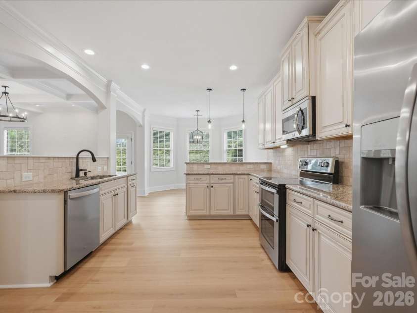 315 Golden View Drive, Waxhaw, NC 28173.  MLS# CAR4428413, YatesRealty ID 53241. 