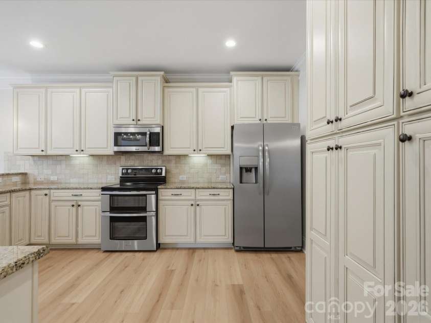 315 Golden View Drive, Waxhaw, NC 28173.  MLS# CAR4428413, YatesRealty ID 53241. 