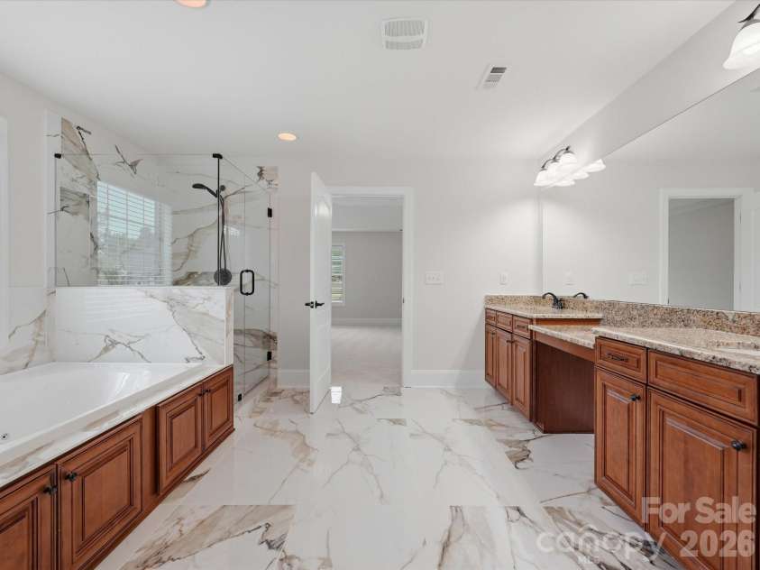 315 Golden View Drive, Waxhaw, NC 28173.  MLS# CAR4428413, YatesRealty ID 53241. 