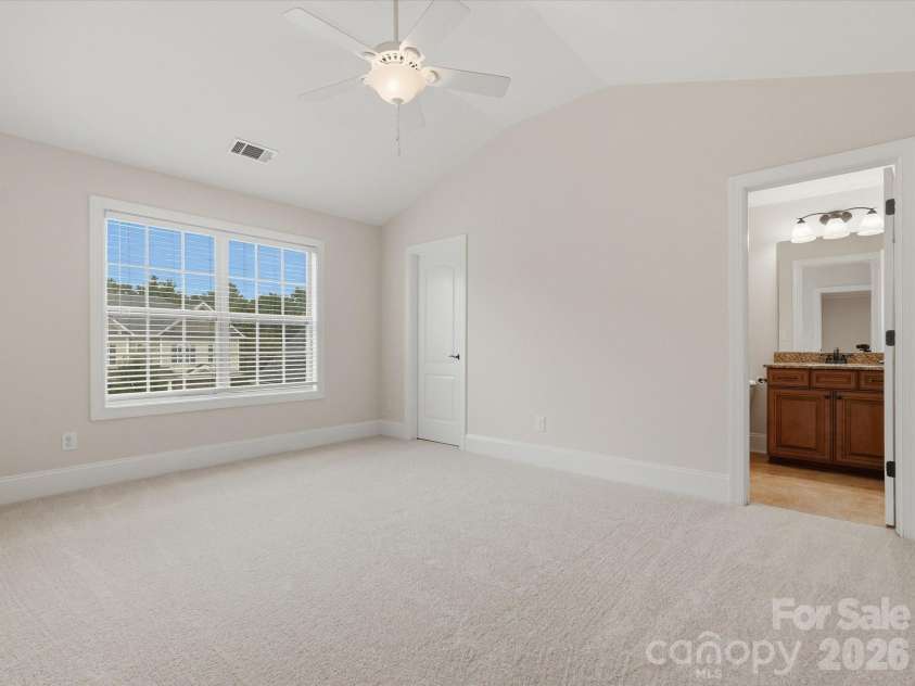 315 Golden View Drive, Waxhaw, NC 28173.  MLS# CAR4428413, YatesRealty ID 53241. 