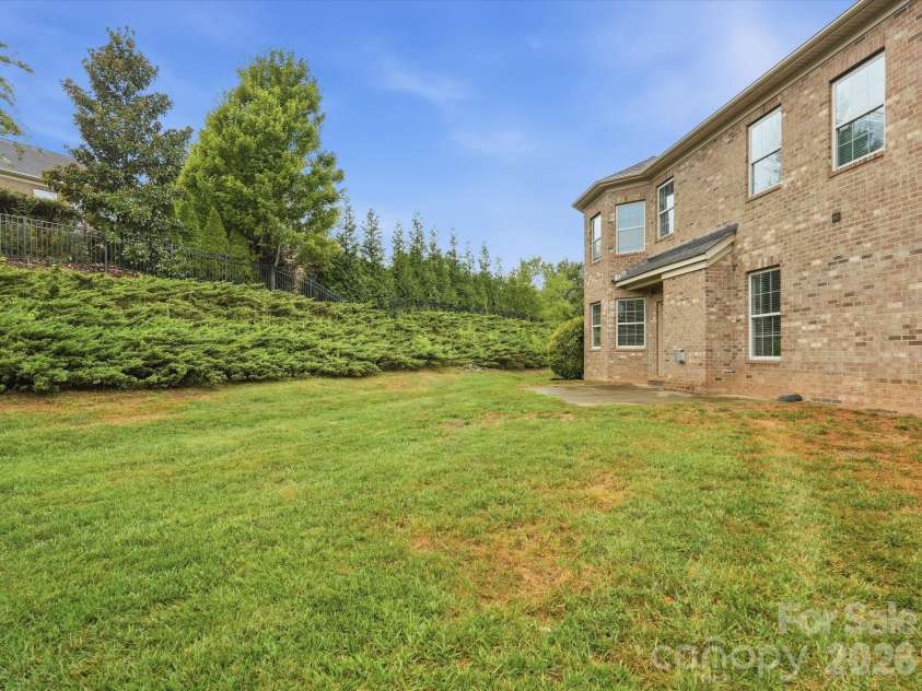 315 Golden View Drive, Waxhaw, NC 28173.  MLS# CAR4428413, YatesRealty ID 53241. 