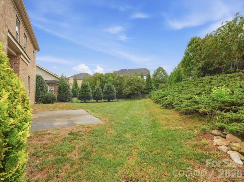 315 Golden View Drive, Waxhaw, NC 28173.  MLS# CAR4428413, YatesRealty ID 53241. 