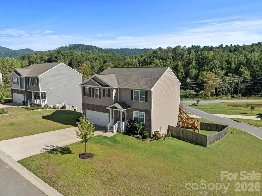 166 Amblers Knoll Road, Weaverville, NC 28787.  MLS# CAR4428637, YatesRealty ID 53246. 