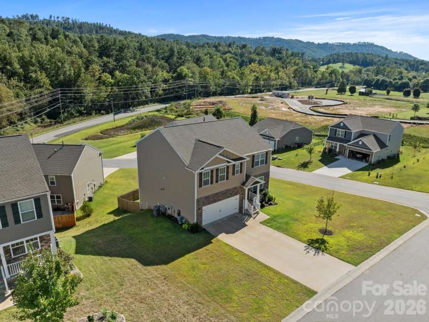 166 Amblers Knoll Road, Weaverville, NC 28787.  MLS# CAR4428637, YatesRealty ID 53246. 