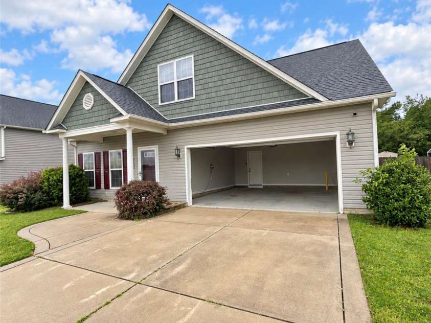 3600 Crosswinds Drive, Hope Mills, NC 28348.  MLS# CAR4428819, YatesRealty ID 53247. 