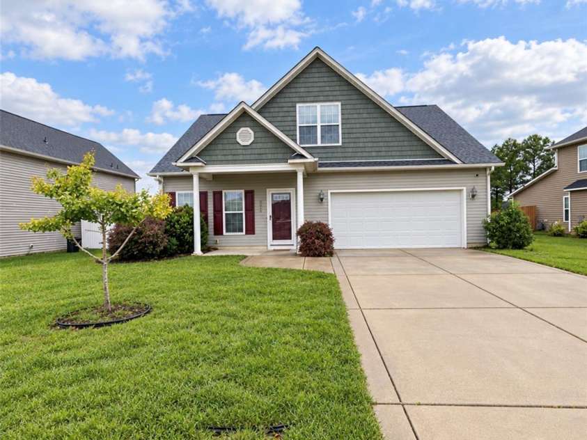 3600 Crosswinds Drive, Hope Mills, NC 28348.  MLS# CAR4428819, YatesRealty ID 53247. 