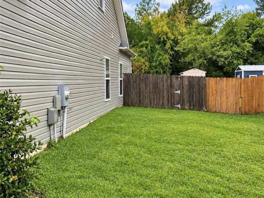 3600 Crosswinds Drive, Hope Mills, NC 28348.  MLS# CAR4428819, YatesRealty ID 53247. 