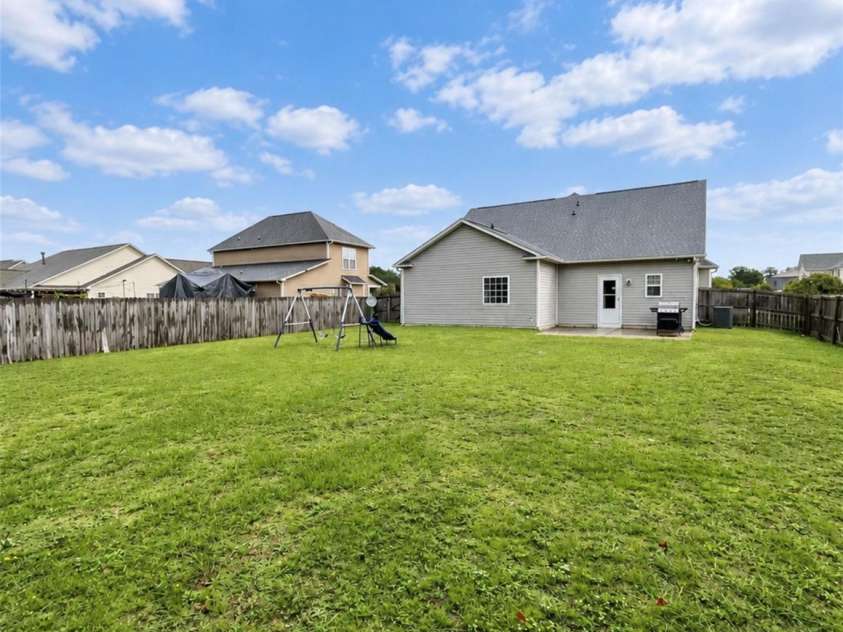 3600 Crosswinds Drive, Hope Mills, NC 28348.  MLS# CAR4428819, YatesRealty ID 53247. 