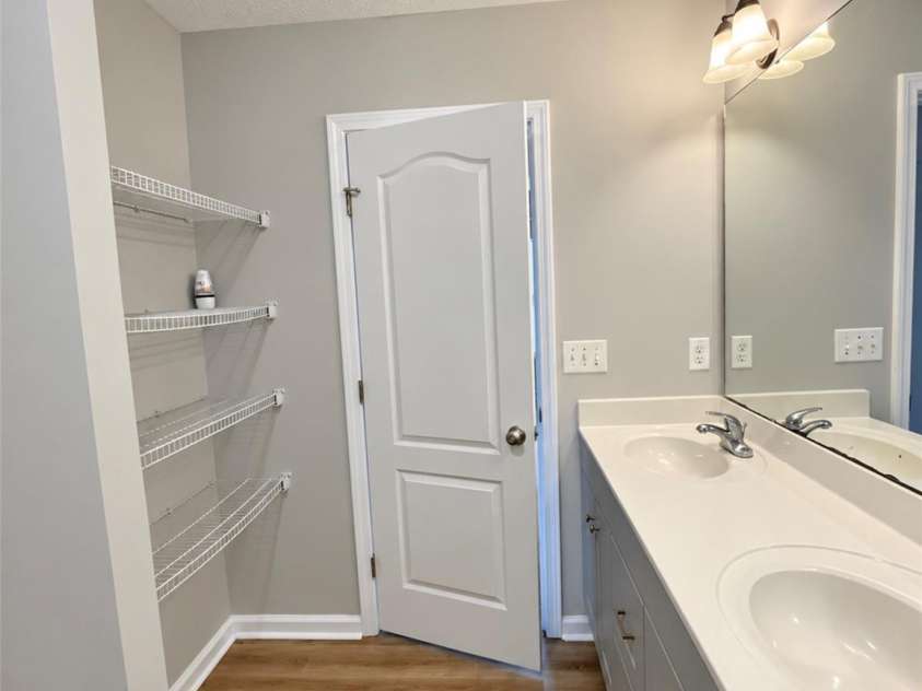 3600 Crosswinds Drive, Hope Mills, NC 28348.  MLS# CAR4428819, YatesRealty ID 53247. 