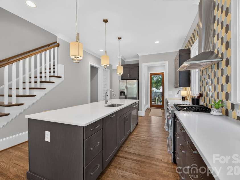 416 Park Avenue, Charlotte, NC 28203.  MLS# CAR4427323, YatesRealty ID 53248. 