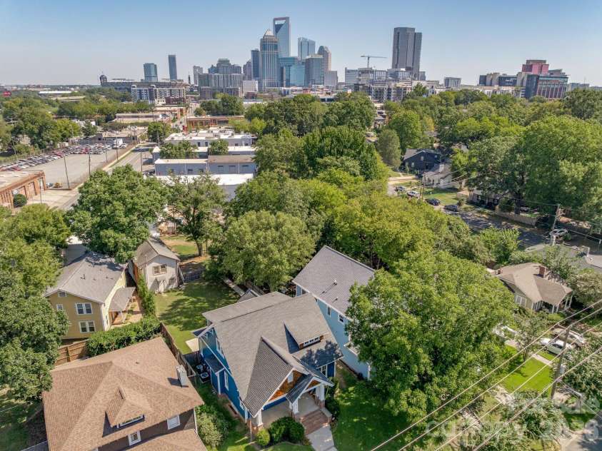 416 Park Avenue, Charlotte, NC 28203.  MLS# CAR4427323, YatesRealty ID 53248. 
