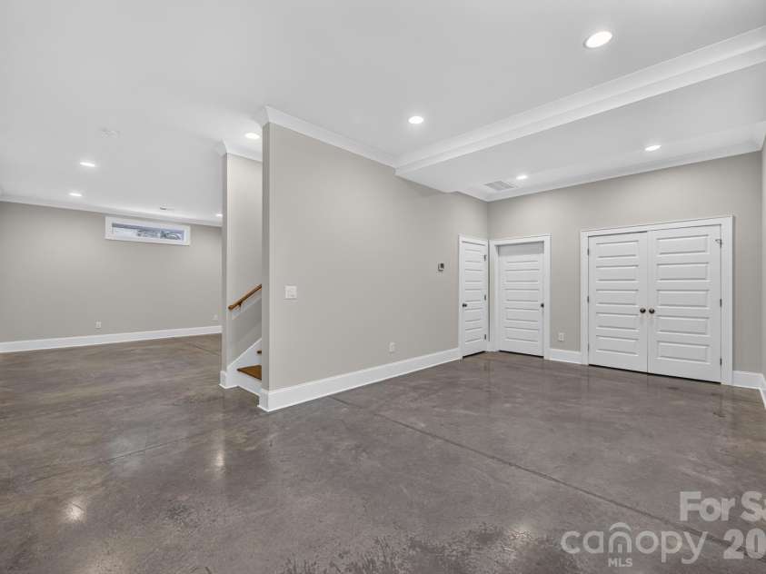 416 Park Avenue, Charlotte, NC 28203.  MLS# CAR4427323, YatesRealty ID 53248. Game Room Can be Used for Many Uses.