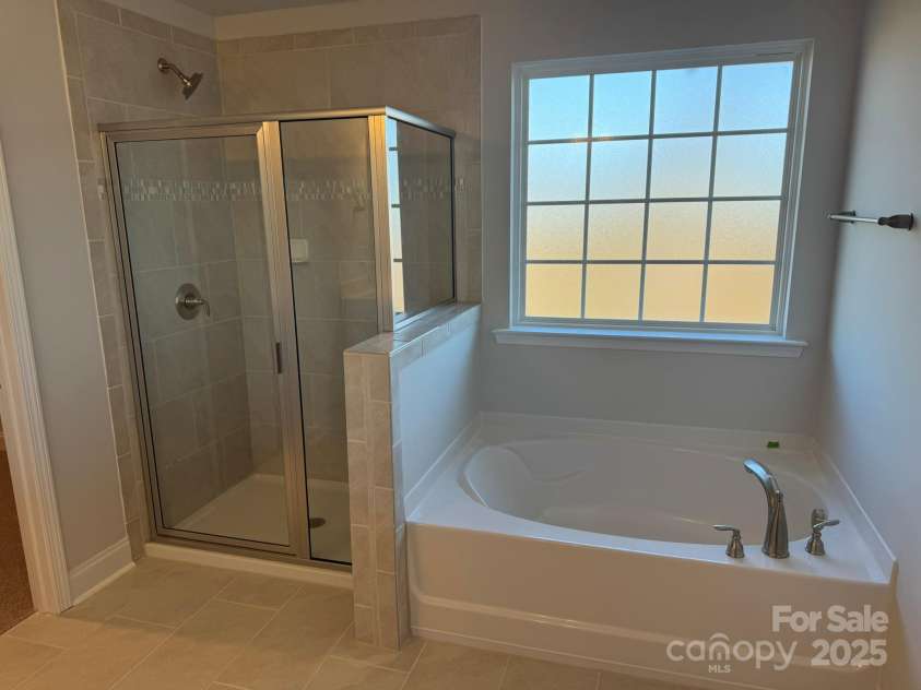 121 High Rock Court, Statesville, NC 28677.  MLS# CAR4233024, YatesRealty ID 5325. 