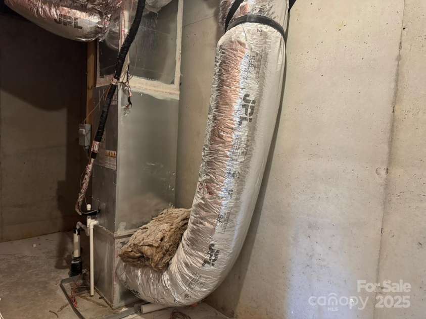 121 High Rock Court, Statesville, NC 28677.  MLS# CAR4233024, YatesRealty ID 5325. Equipment Room