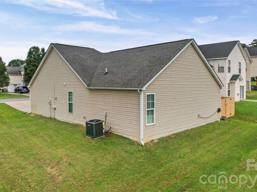 3234 Penny Earley Lane, Kannapolis, NC 28083.  MLS# CAR4427327, YatesRealty ID 53250. 