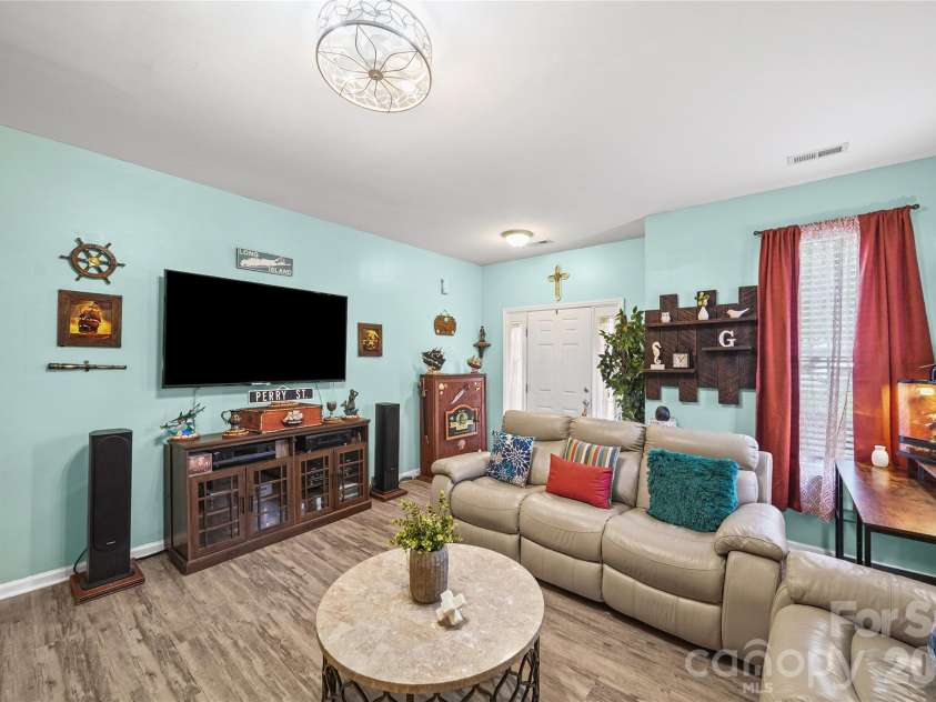3234 Penny Earley Lane, Kannapolis, NC 28083.  MLS# CAR4427327, YatesRealty ID 53250. 