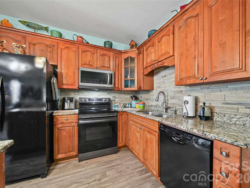 3234 Penny Earley Lane, Kannapolis, NC 28083.  MLS# CAR4427327, YatesRealty ID 53250. 