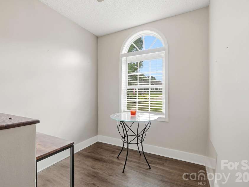 8866 Oldenburg Drive, Mount Pleasant, NC 28124.  MLS# CAR4427588, YatesRealty ID 53252. Extra space off of guest room 2
