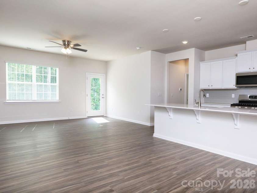 121 Olive Tea Lane, Statesville, NC 28625.  MLS# CAR4427225, YatesRealty ID 53254. Great room