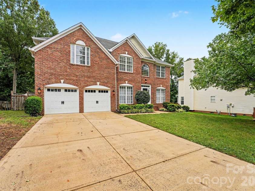 19515 Dufour Court, Cornelius, NC 28031.  MLS# CAR4427027, YatesRealty ID 53255. 