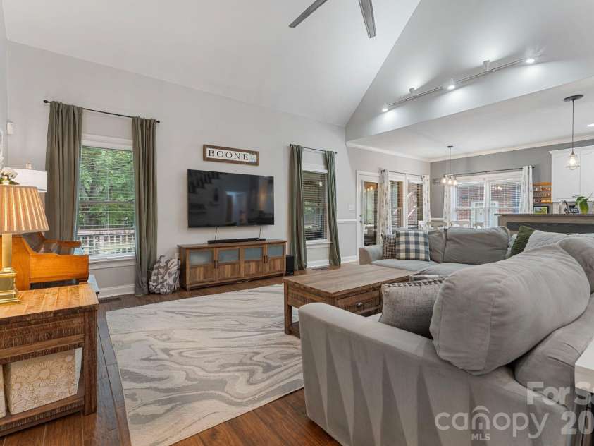 2908 Ed Reid Street, Charlotte, NC 28216.  MLS# CAR4427584, YatesRealty ID 53256. 