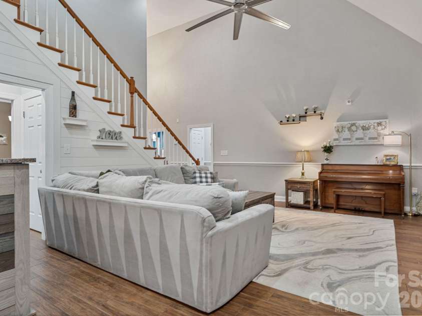 2908 Ed Reid Street, Charlotte, NC 28216.  MLS# CAR4427584, YatesRealty ID 53256. 