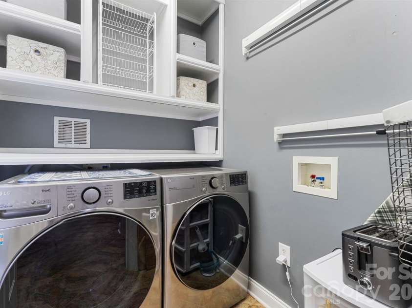 2908 Ed Reid Street, Charlotte, NC 28216.  MLS# CAR4427584, YatesRealty ID 53256. 