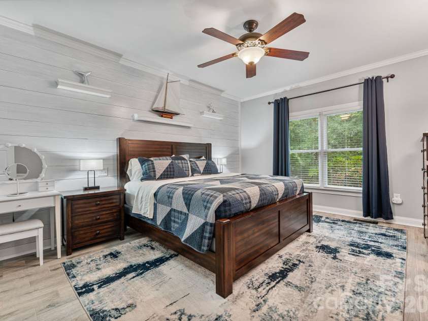 2908 Ed Reid Street, Charlotte, NC 28216.  MLS# CAR4427584, YatesRealty ID 53256. 
