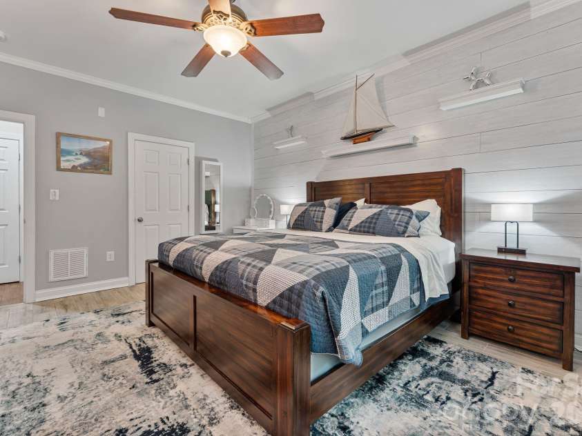 2908 Ed Reid Street, Charlotte, NC 28216.  MLS# CAR4427584, YatesRealty ID 53256. 