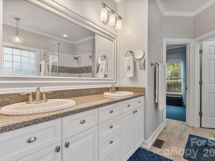 2908 Ed Reid Street, Charlotte, NC 28216.  MLS# CAR4427584, YatesRealty ID 53256. 