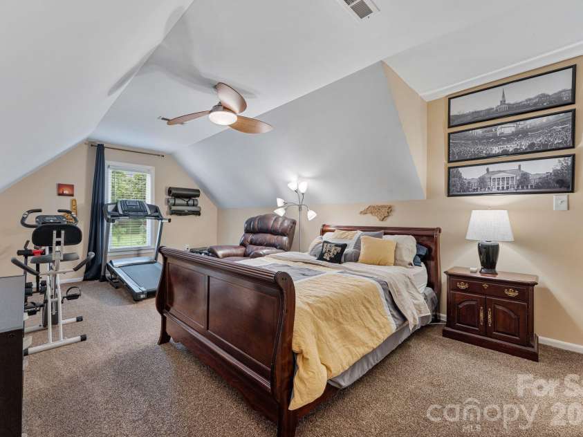 2908 Ed Reid Street, Charlotte, NC 28216.  MLS# CAR4427584, YatesRealty ID 53256. 