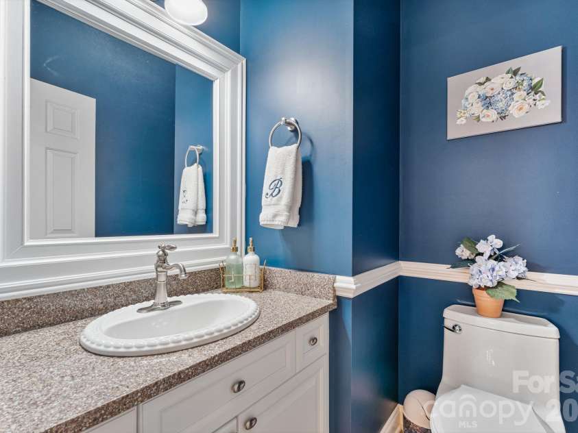 2908 Ed Reid Street, Charlotte, NC 28216.  MLS# CAR4427584, YatesRealty ID 53256. 
