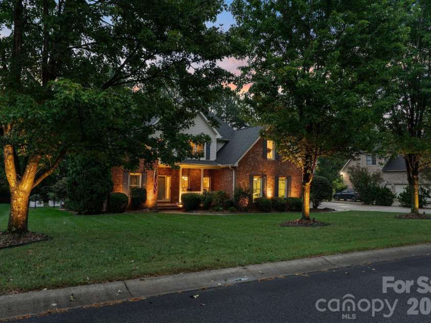 2908 Ed Reid Street, Charlotte, NC 28216.  MLS# CAR4427584, YatesRealty ID 53256. 