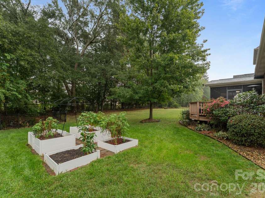 2908 Ed Reid Street, Charlotte, NC 28216.  MLS# CAR4427584, YatesRealty ID 53256. 