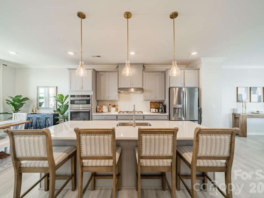 4040 Hidden Oaks Drive, Charlotte, NC 28205.  MLS# CAR4427589, YatesRealty ID 53259. 