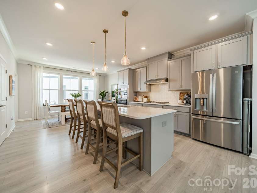 4040 Hidden Oaks Drive, Charlotte, NC 28205.  MLS# CAR4427589, YatesRealty ID 53259. 