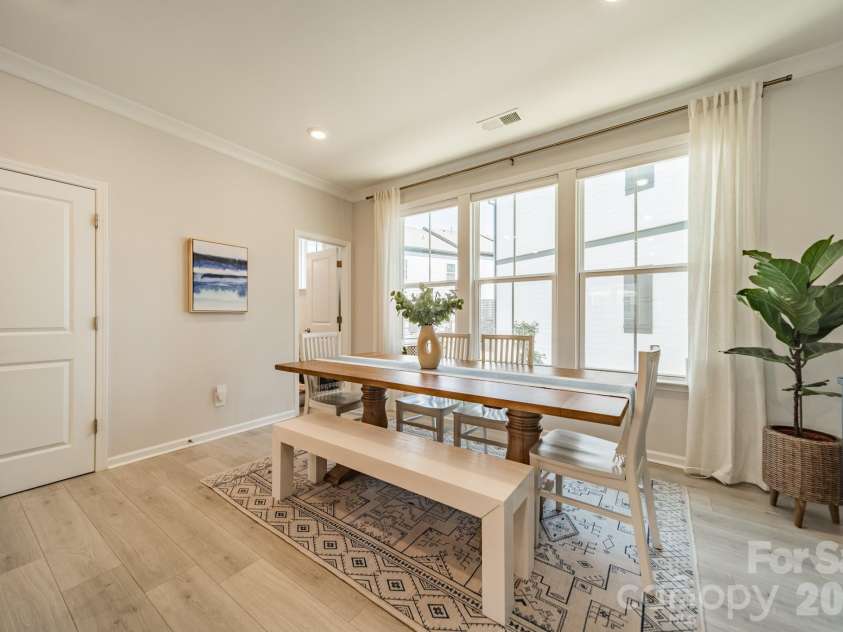 4040 Hidden Oaks Drive, Charlotte, NC 28205.  MLS# CAR4427589, YatesRealty ID 53259. 