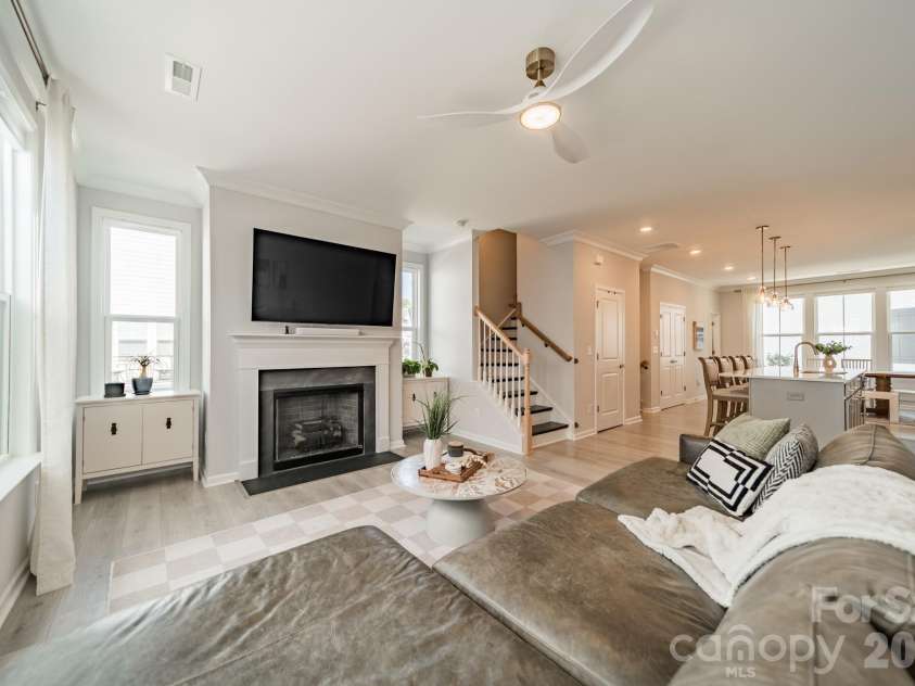 4040 Hidden Oaks Drive, Charlotte, NC 28205.  MLS# CAR4427589, YatesRealty ID 53259. 