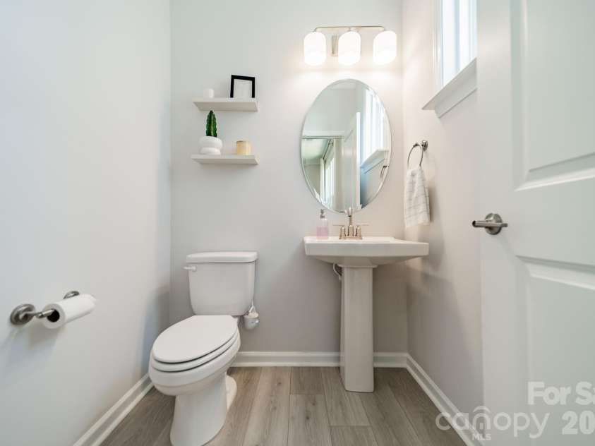 4040 Hidden Oaks Drive, Charlotte, NC 28205.  MLS# CAR4427589, YatesRealty ID 53259. 