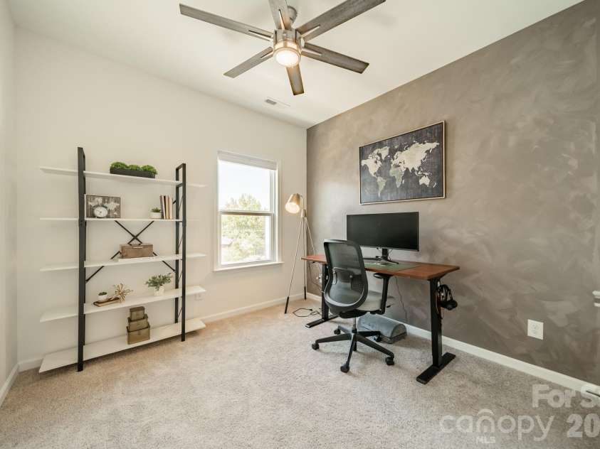 4040 Hidden Oaks Drive, Charlotte, NC 28205.  MLS# CAR4427589, YatesRealty ID 53259. 