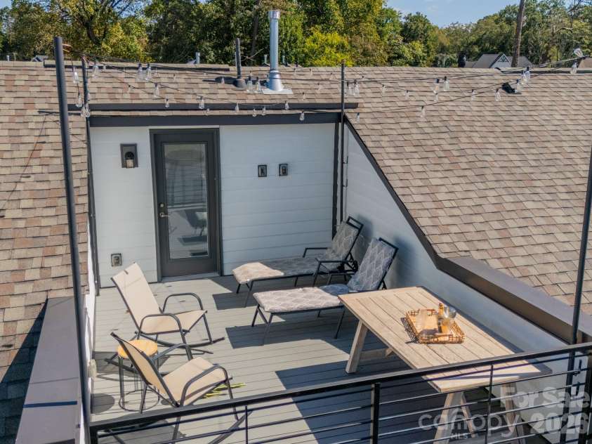 4040 Hidden Oaks Drive, Charlotte, NC 28205.  MLS# CAR4427589, YatesRealty ID 53259. 